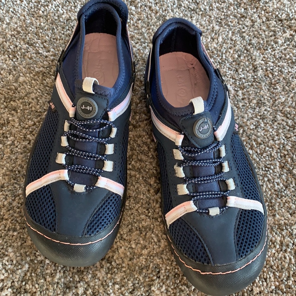 Jeep J- 41 water ready hiking/water shoes size 8. Minimal wear!